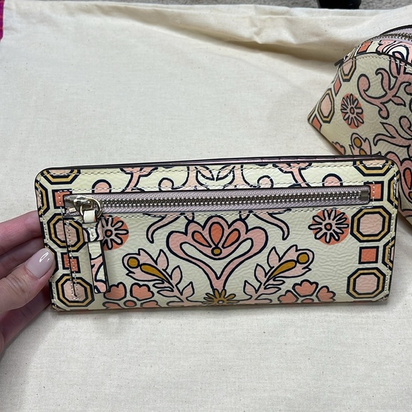 Tory Burch Hicks Garden collection cosmetic bag & continental wallet combo - Picture 17 of 17
